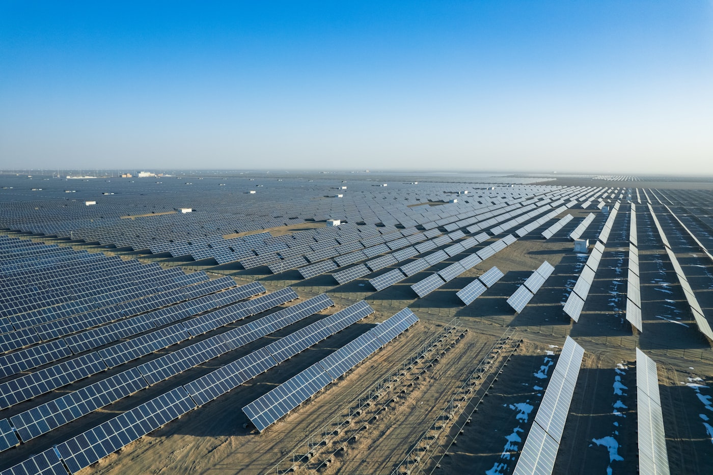 Planta solar industrial vista aerea
